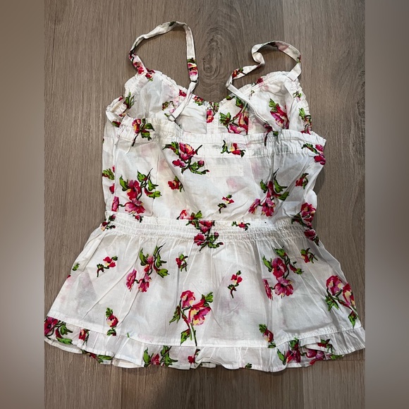 Hollister Floral 100% cotton Cute Top - Picture 10 of 10